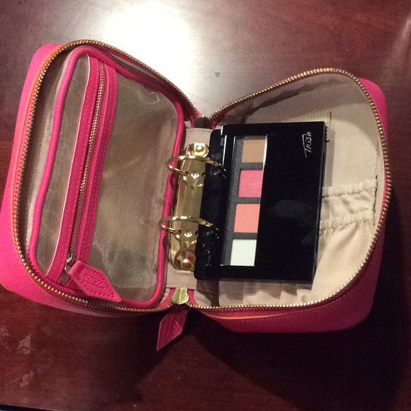 Trish McEvoy Handbags - Trish mcevoy planner with page of makeup